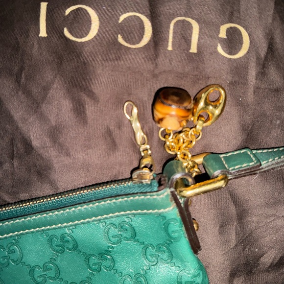 Like-new GUCCI wristlet - Picture 3 of 6